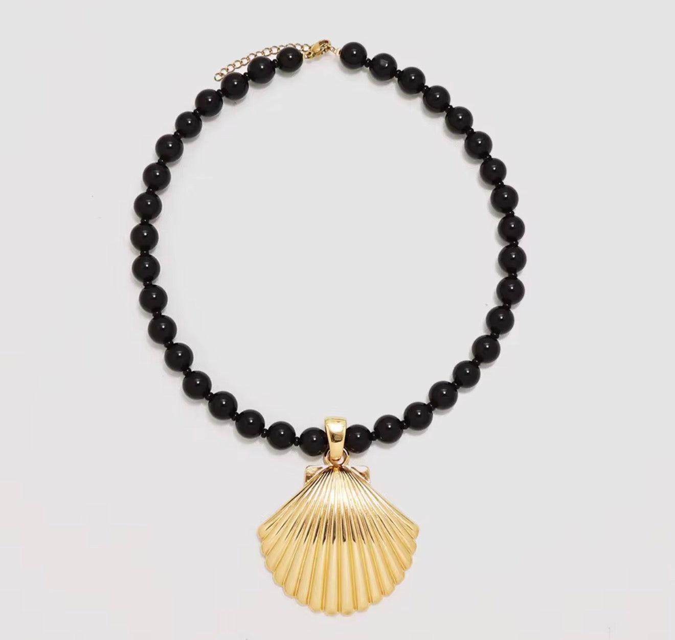 She’ll choker