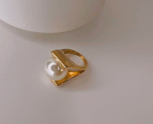 Big Pearl Ring